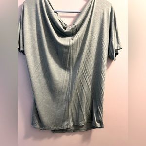 Purchased from Jenny Boston Boutique never worn. Very Cute Relax fit top